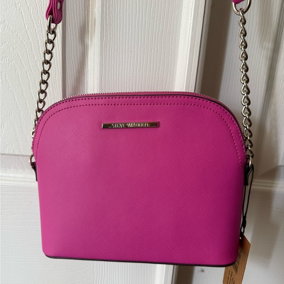 Steve Madden Handbags - New with tags Steve Madden Pink Crossbody Bag with Silver chain